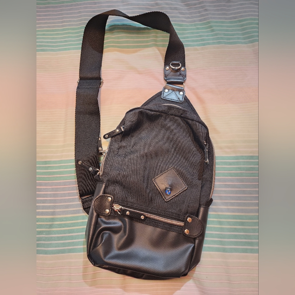 Harvest Label Sling Pack